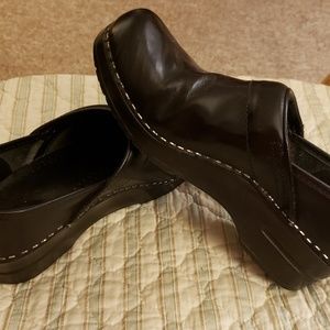 Dansko black size 38 clogs